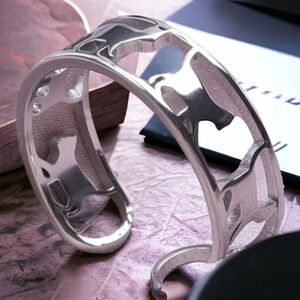 Cuff style adjustable silver color metal cat ring, cutout